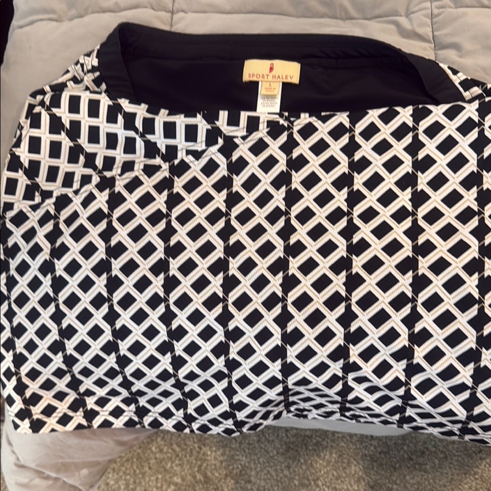 Sport Haley Black and White Geometric Skirt